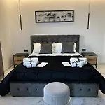 Diadema Luxury Casa de hóspedes 4*