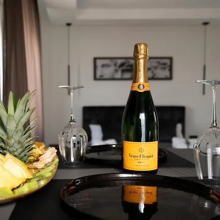 Diadema Luxury Konukevi Nardò